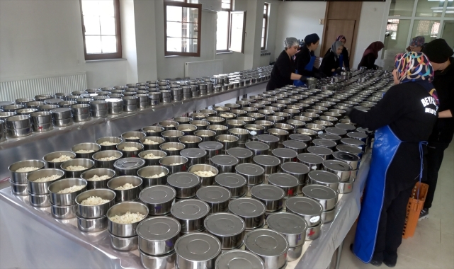 Beypazarı Belediyesi Ramazan ayının başlamasıyla birlikte evlere yemek servisine başladı