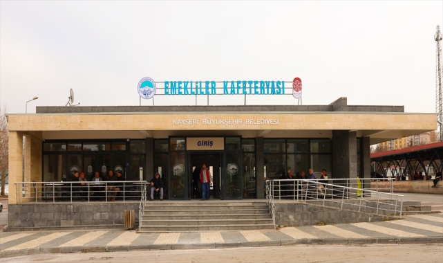 Kayseri Büyükşehir Belediyesince Emekliler Kafeteryası açıldı