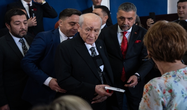 MHP Genel Başkanı Bahçeli, Anıttepe Ortaokulu'nda oyunu kullandı: