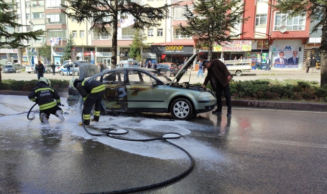 Seydişehir'de seyir halindeki araç yandı