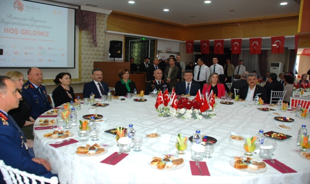 Eskişehir'de protokol üyeleri bayramlaştı