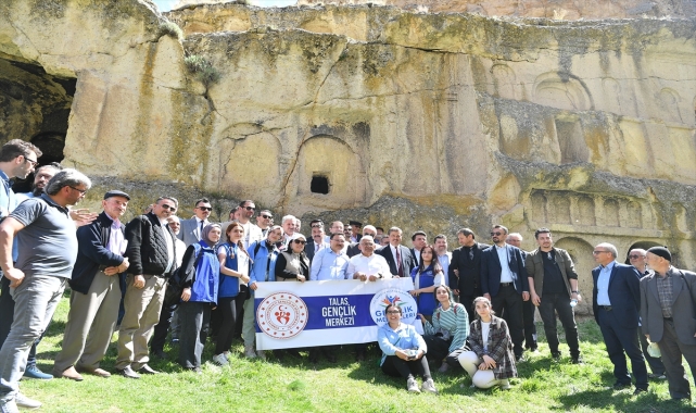 Vali Çiçek ve Başkan Büyükkılıç, Turizm Haftası kapsamında gençlerle buluştu