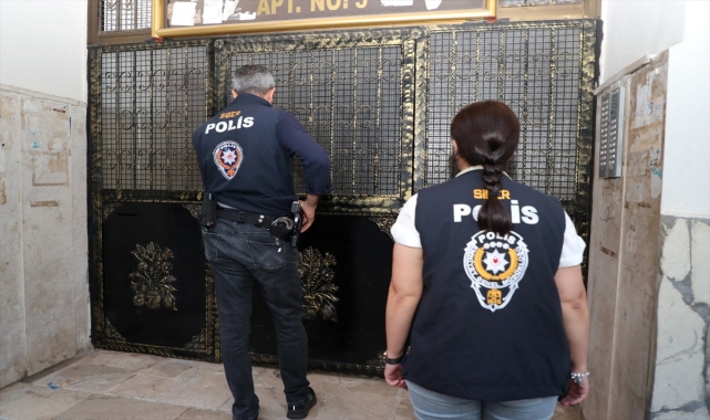 Mersin'de yasa dışı bahis operasyonunda yakalanan 10 zanlıdan 4'ü tutuklandı