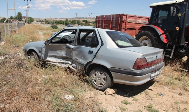 Kırıkkale'de çarpışan iki otomobildeki 7 kişi yaralandı
