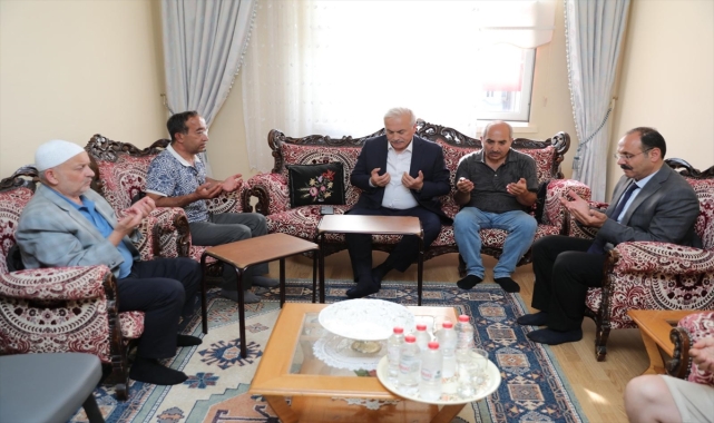 Aksaray Valisi Mehmet Ali Kumbuzoğlu, şehit ailesini ziyaret etti