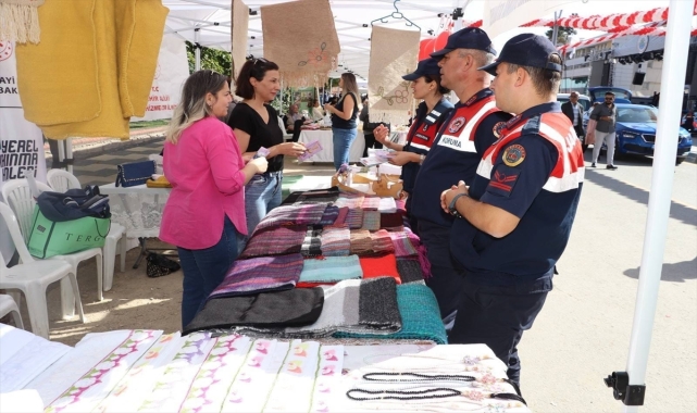 Kırşehir'de jandarma kadın esnafı bilgilendirdi