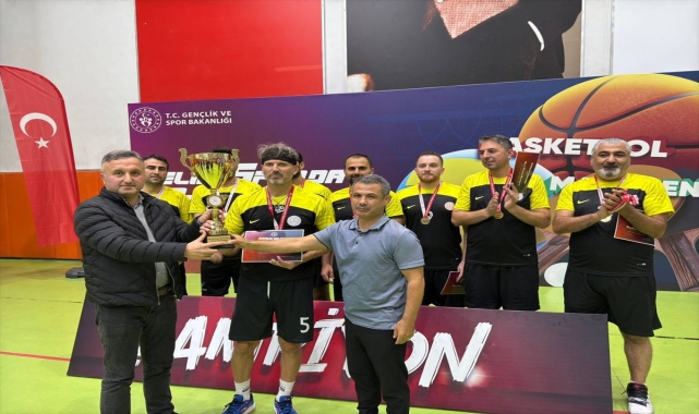 Kamu Spor Oyunları'nda Kayseri Erkek Voleybol Takımı şampiyon oldu