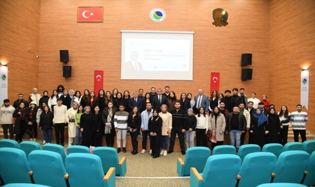 KAEÜ Rektörü Karahocagil, kalite elçileri öğrencileriyle buluştu