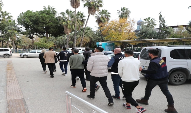 Mersin'de 4 kuyumcuya sahte altın satan 6 zanlı tutuklandı