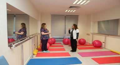 Yunus Emre Devlet Hastanesinde yeni annelere çevrim içi destek veriliyor