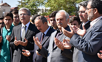 Karaman'da İkinci yardım tırı dualarla gönderildi