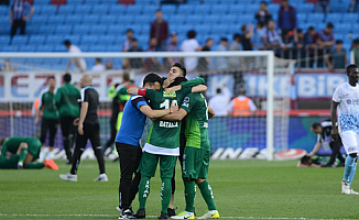 Bursaspor  2-1 kazanarak ligde kaldı